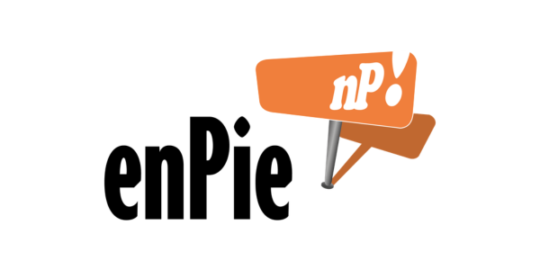 logo en pie
